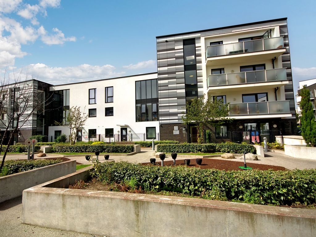 2 bed flat for sale in Williams Way, Wembley HA0, £415,000