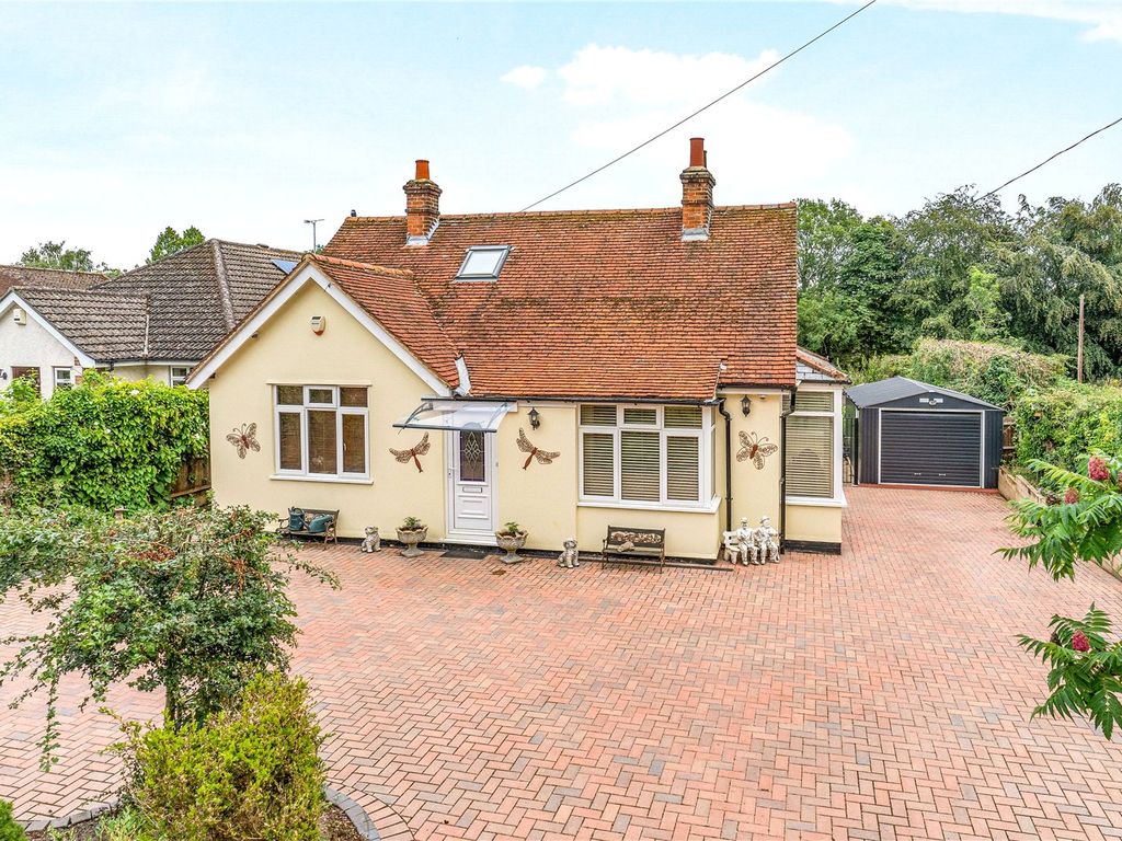 4 bed detached house for sale in London Road, Newport, Nr Saffron Walden, Essex CB11, £595,000