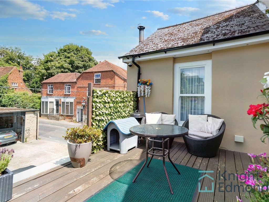 3 bed end terrace house for sale in North Street, Sutton Valence ME17, £400,000