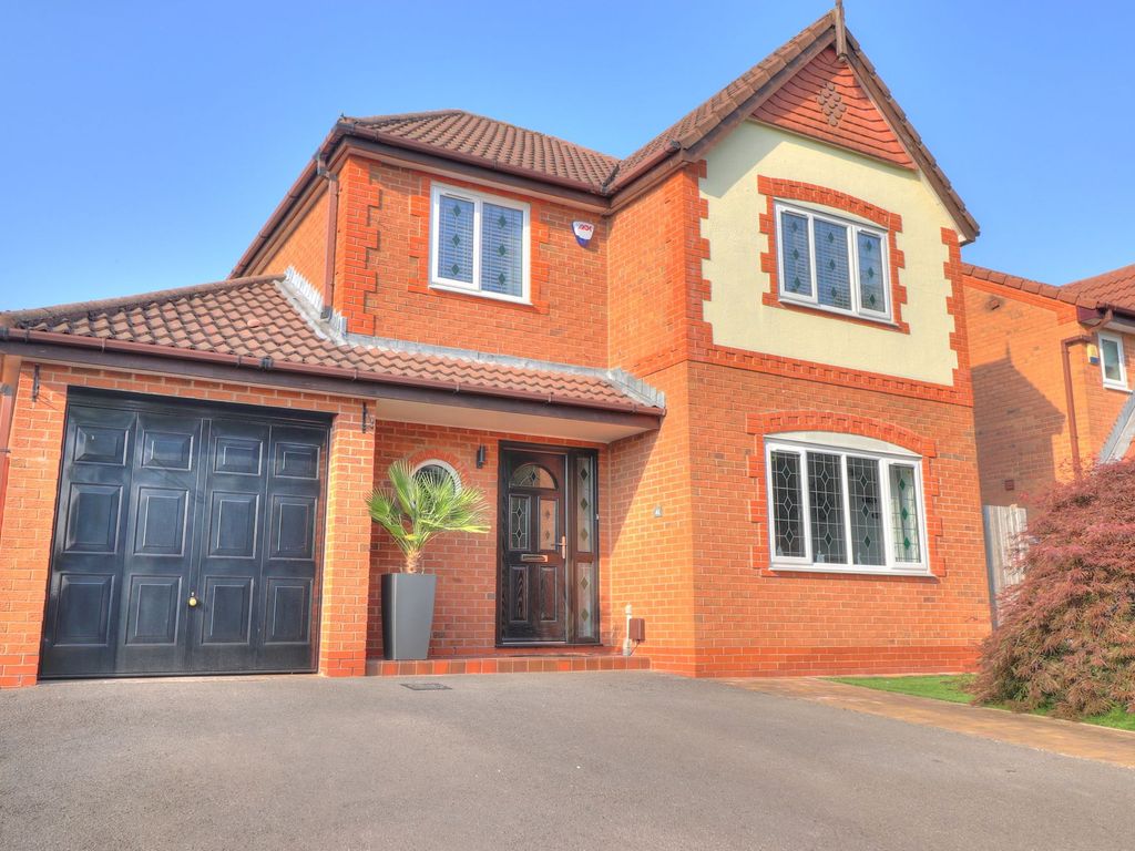 4 bed detached house for sale in Marsham Road, Westhoughton, Bolton BL5, £392,000