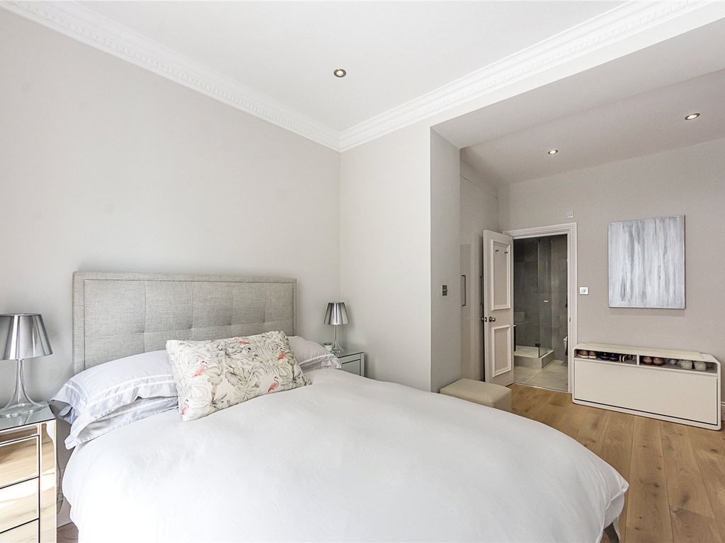 2 bed flat for sale in Randolph Avenue, London W9, £1,300,000