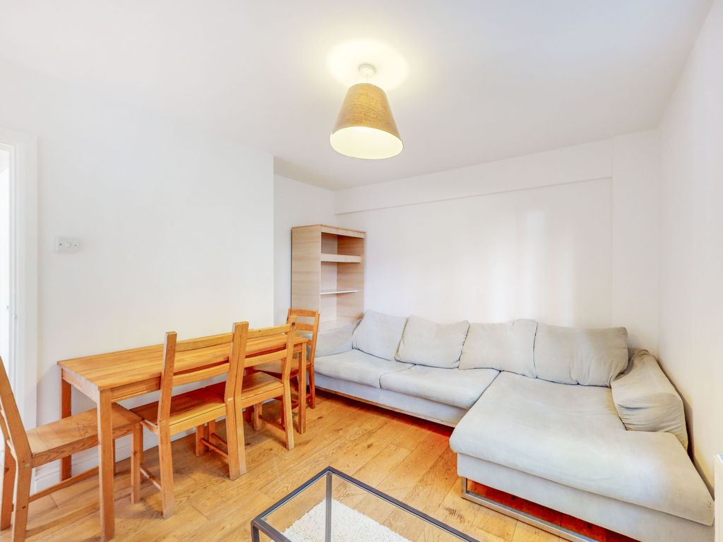 3 bed flat to rent in Denmark Hill Estate, London SE5, £2,880 pcm
