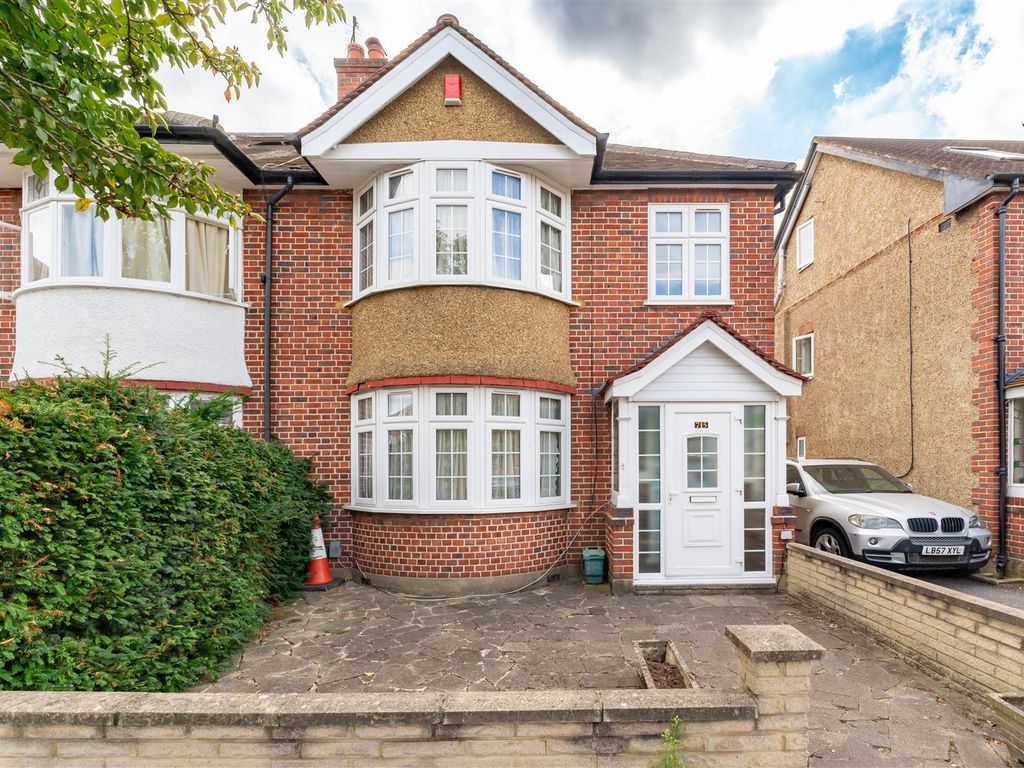 3 bed end terrace house for sale in Burnham Way, London W13, £725,000
