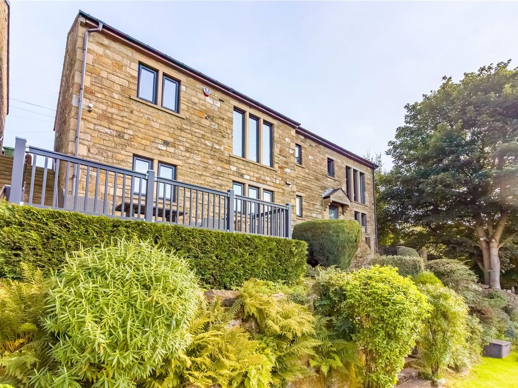 3 bed detached house for sale in Upper Bank End Road, Holmfirth HD9, £525,000