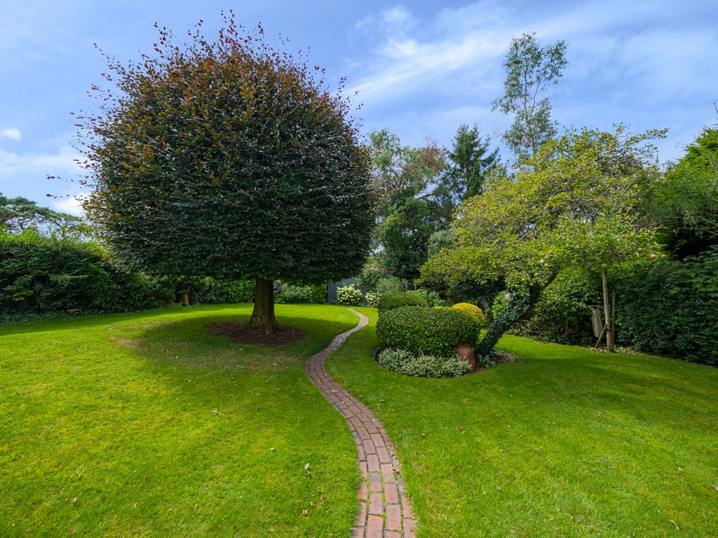 4 bed detached house for sale in Green Lane, Farnham GU9, £1,200,000