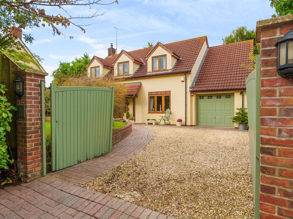 4 bed detached house for sale in Stoke St. Mary, Taunton TA3, £675,000