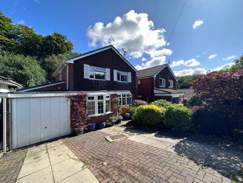4 bed detached house for sale in Sedgefield Drive, Bolton BL1, £450,000