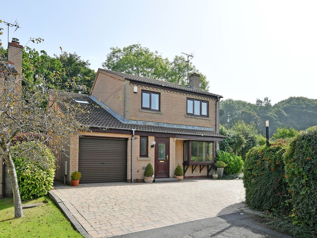4 bed detached house for sale in Barlow View, Dronfield, Derbyshire S18, £550,000