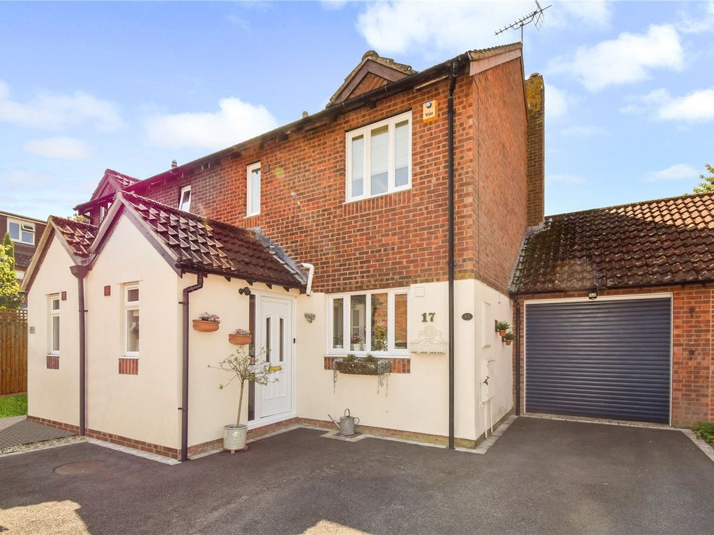 3 bed semi-detached house for sale in Quarrington Close, Thatcham RG19, £370,000