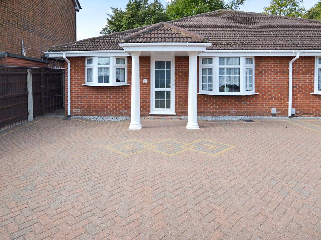 2 bed bungalow for sale in Dunstable Road, Houghton Regis, Dunstable, Bedfordshire LU5, £345,000