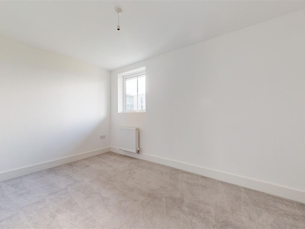 2 bed flat for sale in Avebury Boulevard, Milton Keynes MK9, £350,000