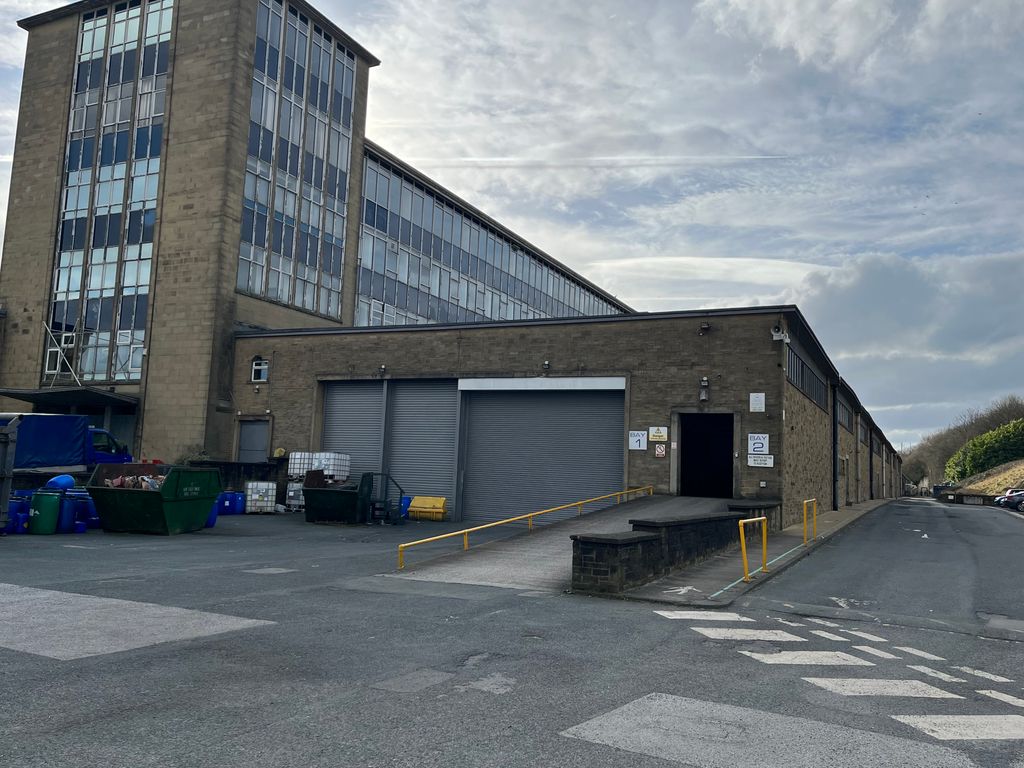 Industrial to let in Unit 1, Bulmer And Lumb, Royds Hall Lane, Bradford BD6, £115,275 pa
