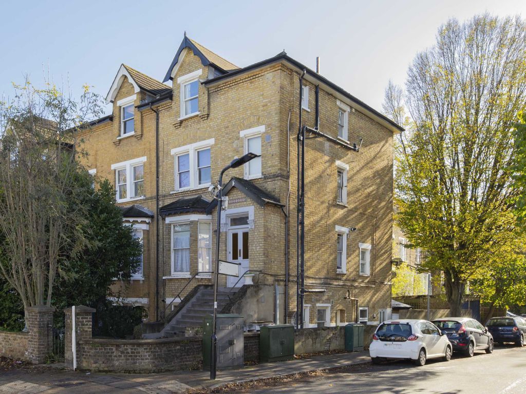 1 bed flat for sale in The Grove, London W5, £280,000