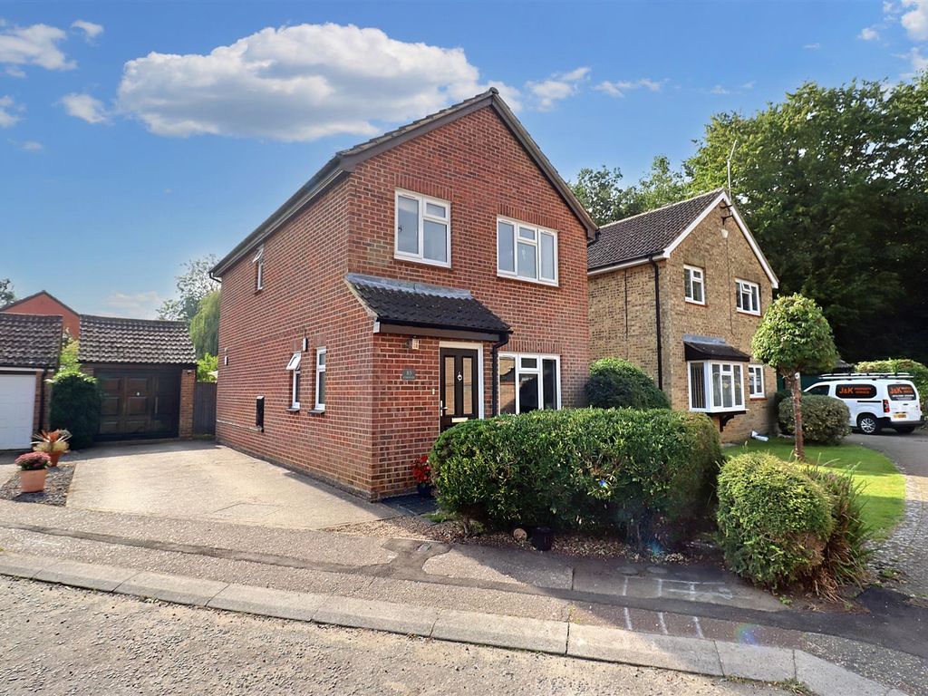 4 bed detached house for sale in Derwent Way, Great Notley, Braintree CM77, £450,000