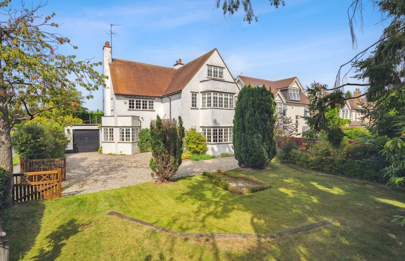 5 bed detached house for sale in Ledborough Lane, Beaconsfield HP9, £1,650,000