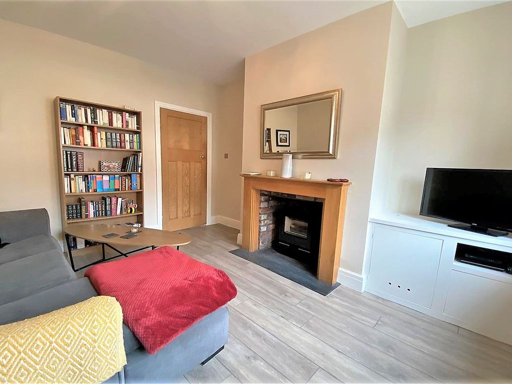 2 bed end terrace house for sale in Park Road, Wilmslow SK9, £375,000