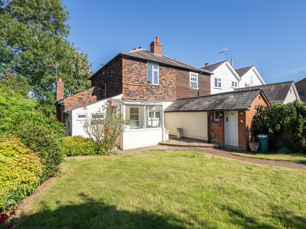 2 bed end terrace house for sale in Archway Place, Dorking RH4, £415,000