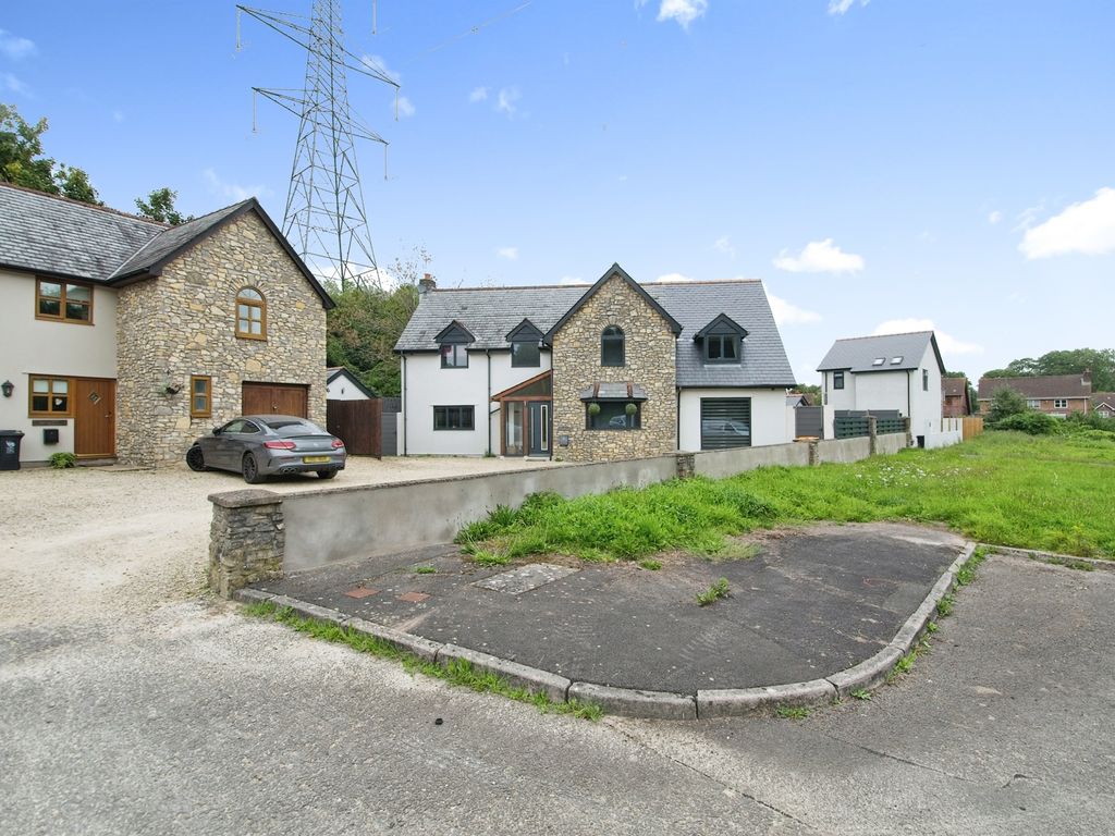 4 bed detached house for sale in Blacksmiths Way, Coedkernew, Newport NP10, £656,000