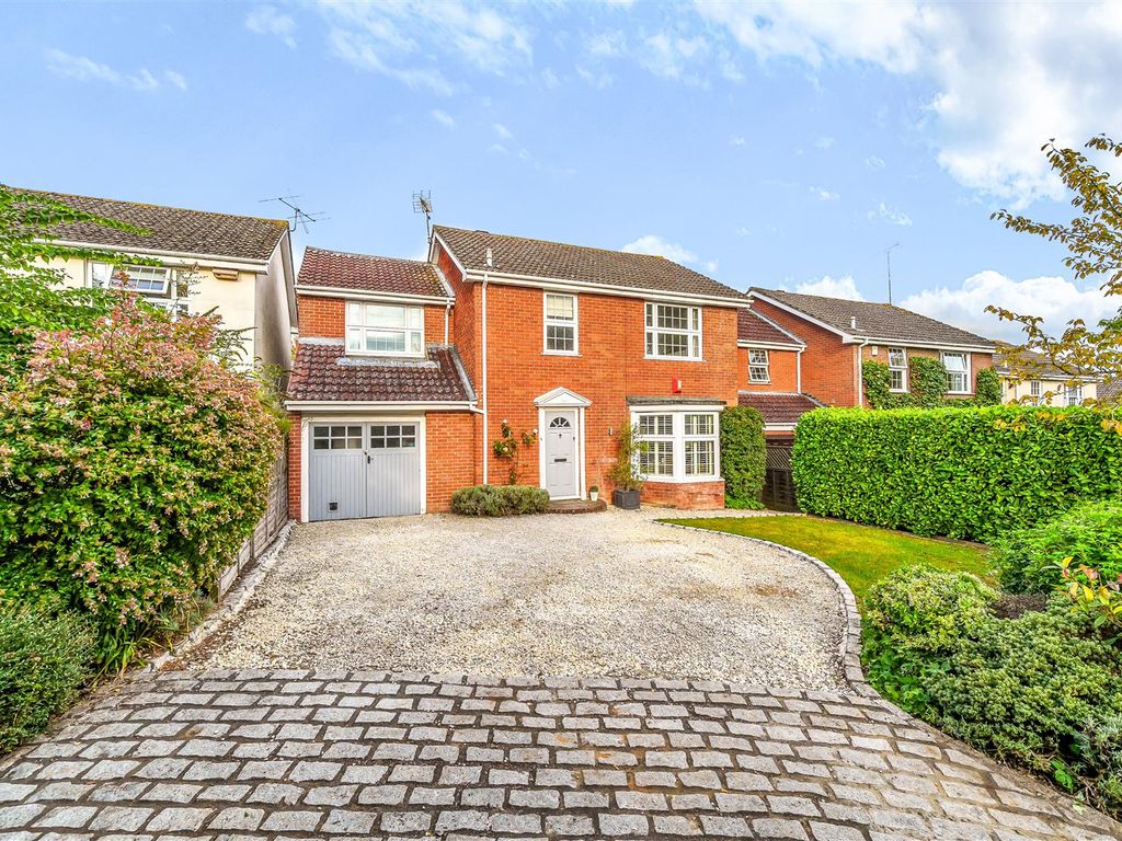 5 bed detached house for sale in Ridgeway, Wargrave, Reading RG10, £950,000