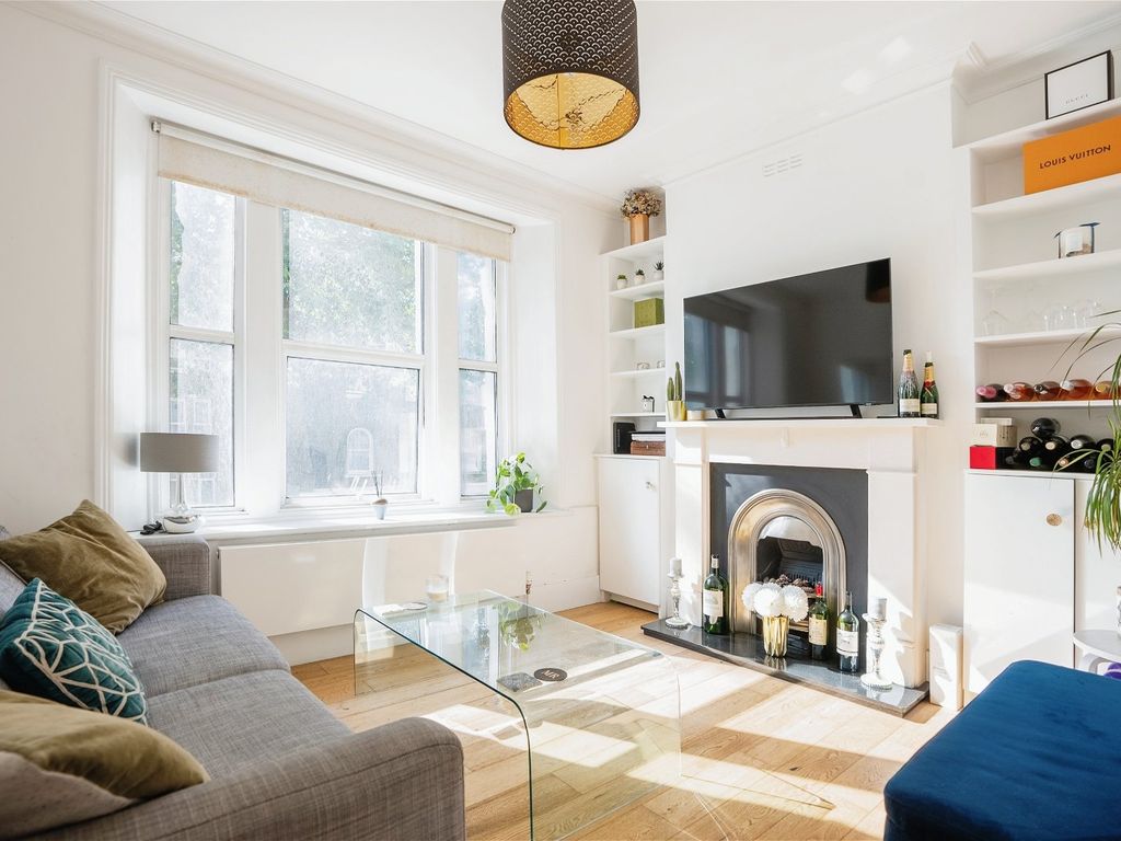 2 bed flat for sale in Coldharbour Lane, London SW9, £375,000