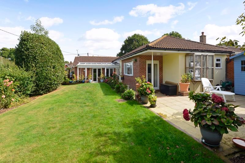 3 bed bungalow for sale in The Green, Ewhurst, Cranleigh GU6, £875,000