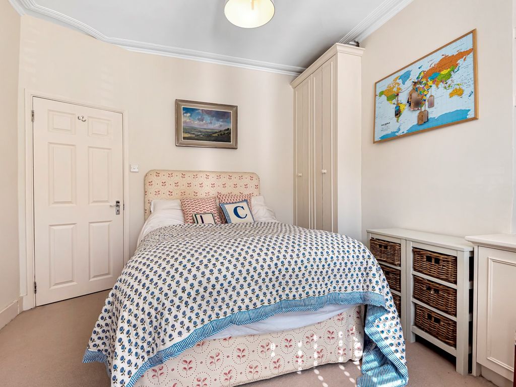 2 bed flat for sale in Dymock Street, London SW6, £650,000