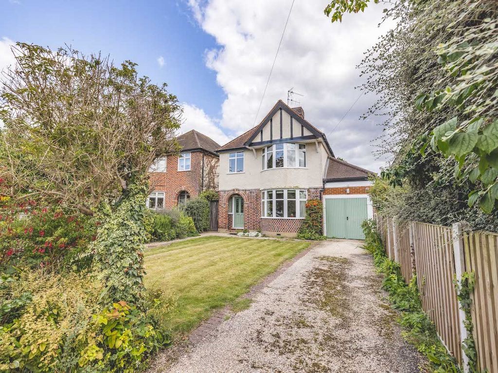 3 bed detached house for sale in Leigh Park, Datchet SL3, £865,000