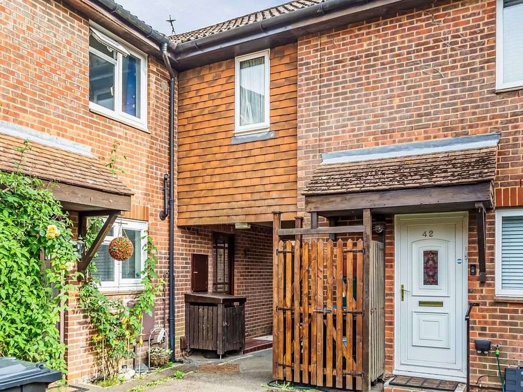 4 bed terraced house for sale in Barnfield Way, Oxted RH8, £500,000