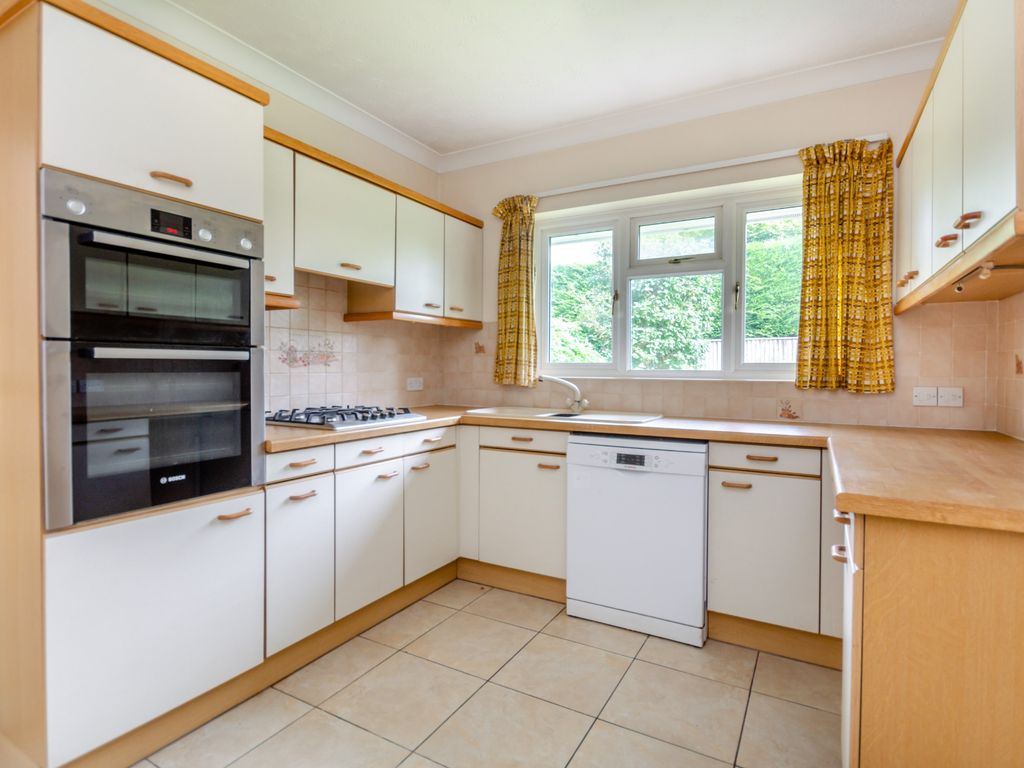 2 bed bungalow for sale in Russell Close, Little Chalfont, Amersham HP6, £675,000