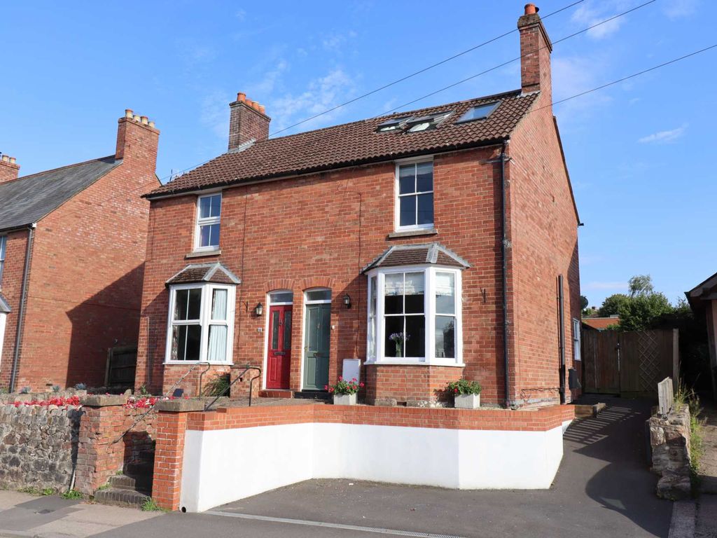 4 bed semi-detached house for sale in George Lane, Marlborough SN8, £570,000