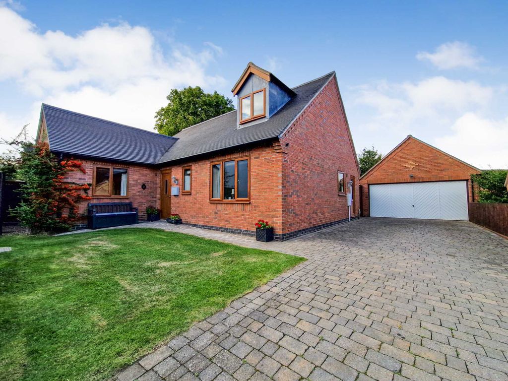 3 bed detached house for sale in Brutons Orchard, Defford, Pershore, Worcestershire WR8, £550,000