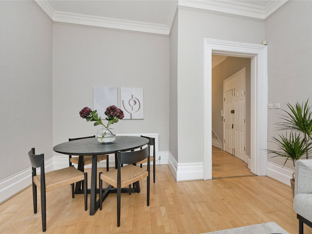 2 bed flat for sale in Kensington Gardens Square, London W2, £1,495,000