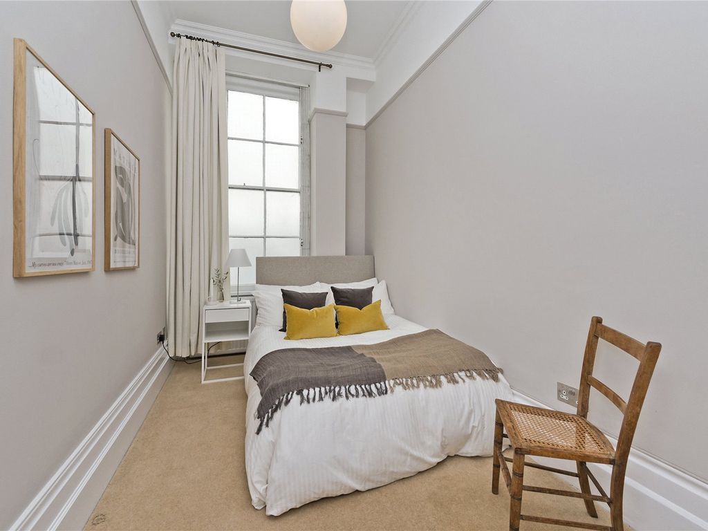 2 bed flat for sale in Kensington Gardens Square, London W2, £1,495,000