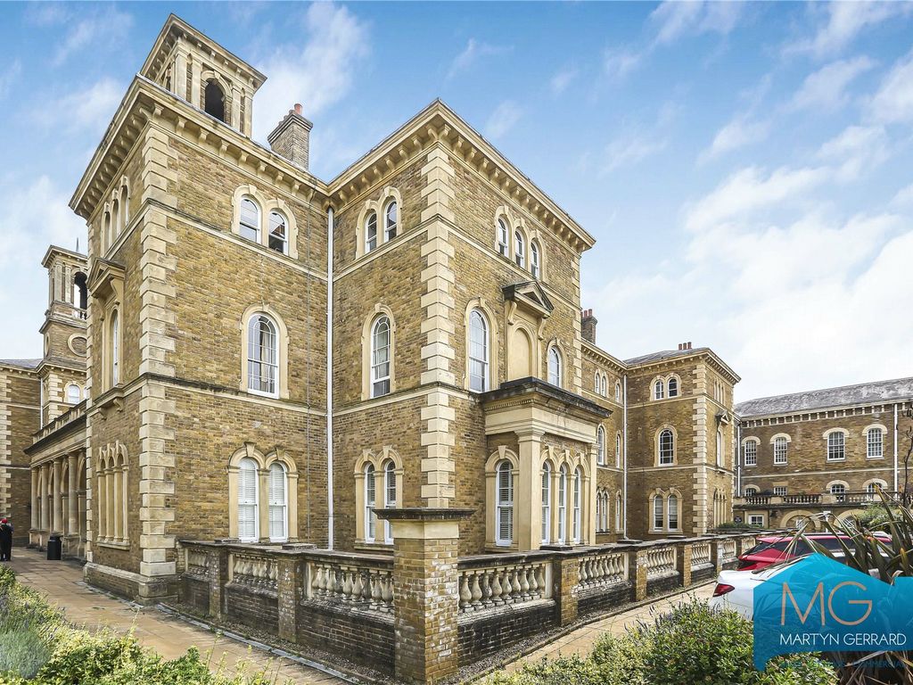 3 bed flat for sale in Princess Park Manor, Royal Drive N11, £500,000