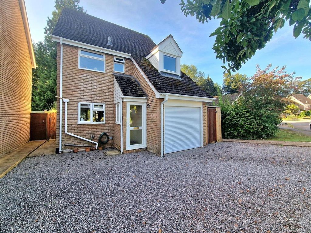 3 bed detached house for sale in Lakeside, Newent GL18, £349,000