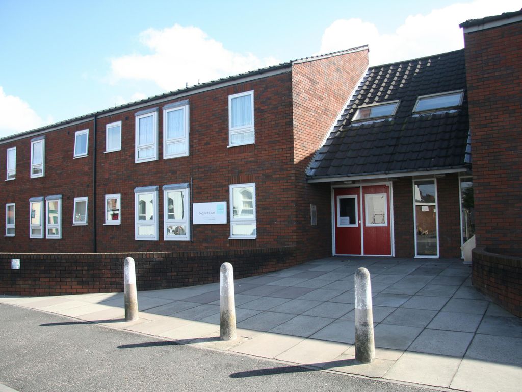 1 bed flat to rent in Goddard Court, Crewe CW1, £610 pcm