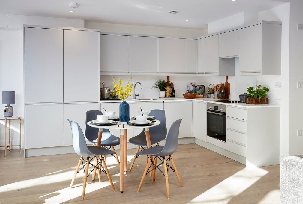 2 bed flat for sale in Wyvil Road, London SW8, £740,000