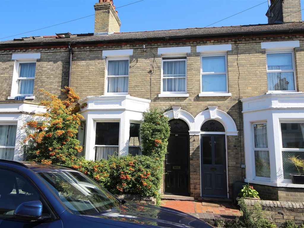 3 bed terraced house for sale in Hemingford Road, Cambridge CB1, £575,000