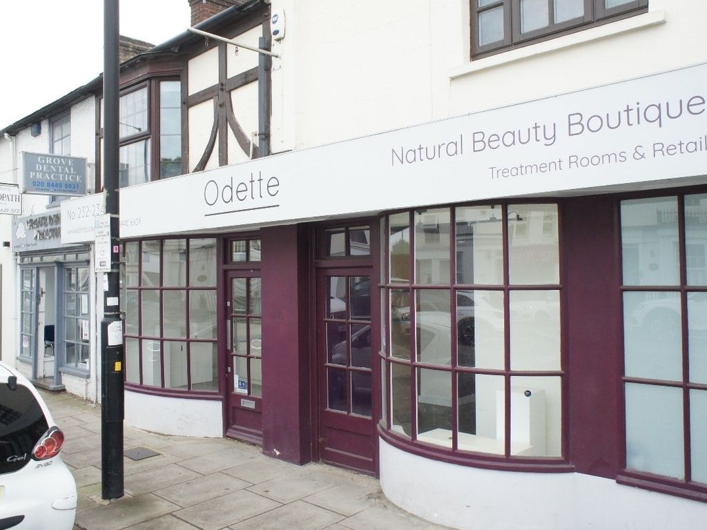 Retail premises to let in High Street, Barnet EN5, £29,500 pa