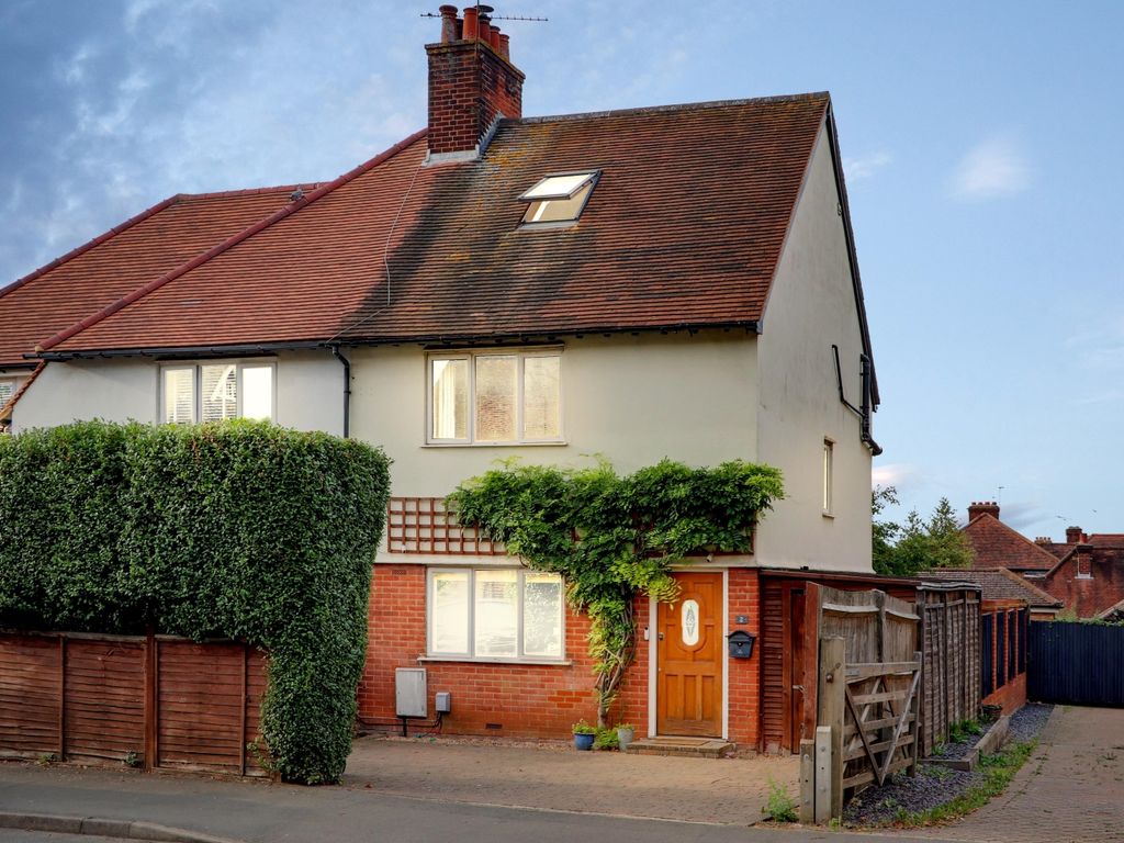 3 bed semi-detached house for sale in Shepherds Lane, Guildford GU2, £475,000