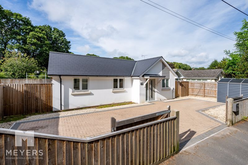 2 bed bungalow for sale in Sandy Lane, St. Ives, Ringwood BH24, £400,000