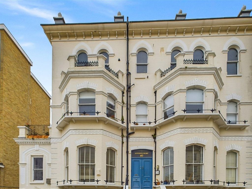 2 bed flat for sale in 40 St Aubyns, Hove BN3, £375,000
