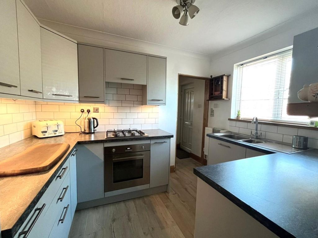2 bed end terrace house for sale in Clifton Road, Henlow SG16, £350,000