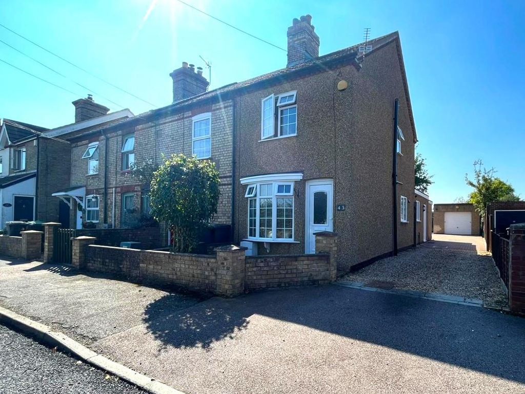 2 bed end terrace house for sale in Clifton Road, Henlow SG16, £350,000