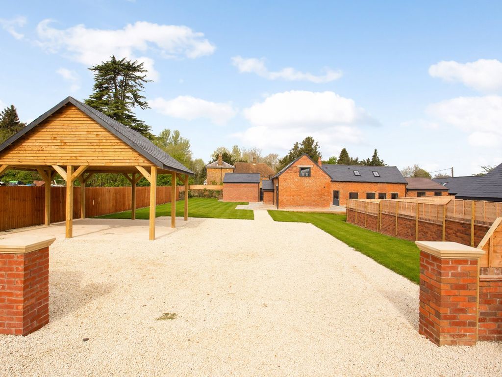 6 bed barn conversion for sale in The Slade, Fenny Compton, Southam, Warwickshire CV47, £925,000