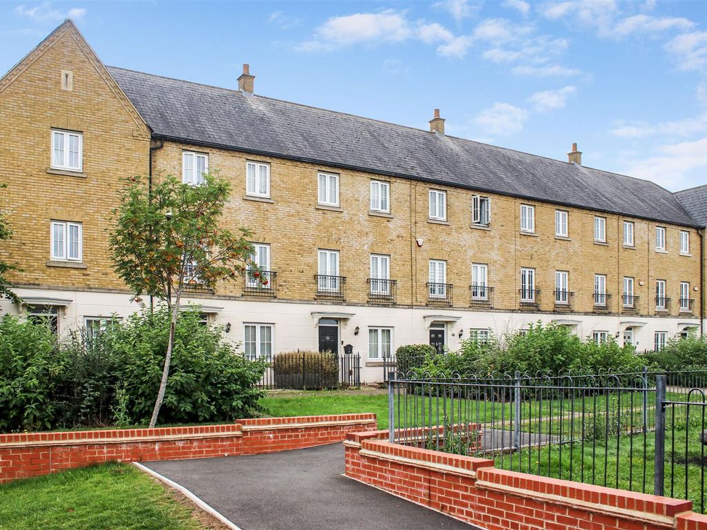 4 bed town house for sale in Goodrich Green, Kingsmead, Milton Keynes MK4, £385,000