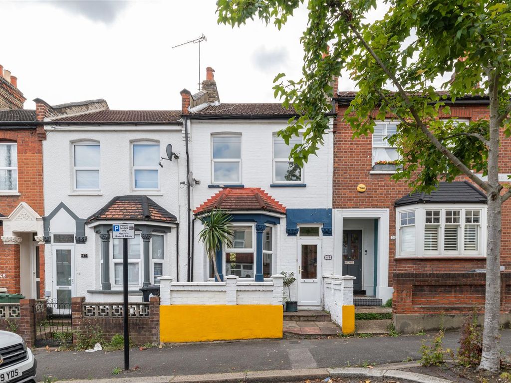 3 bed property for sale in Colville Road, London E17, £625,000