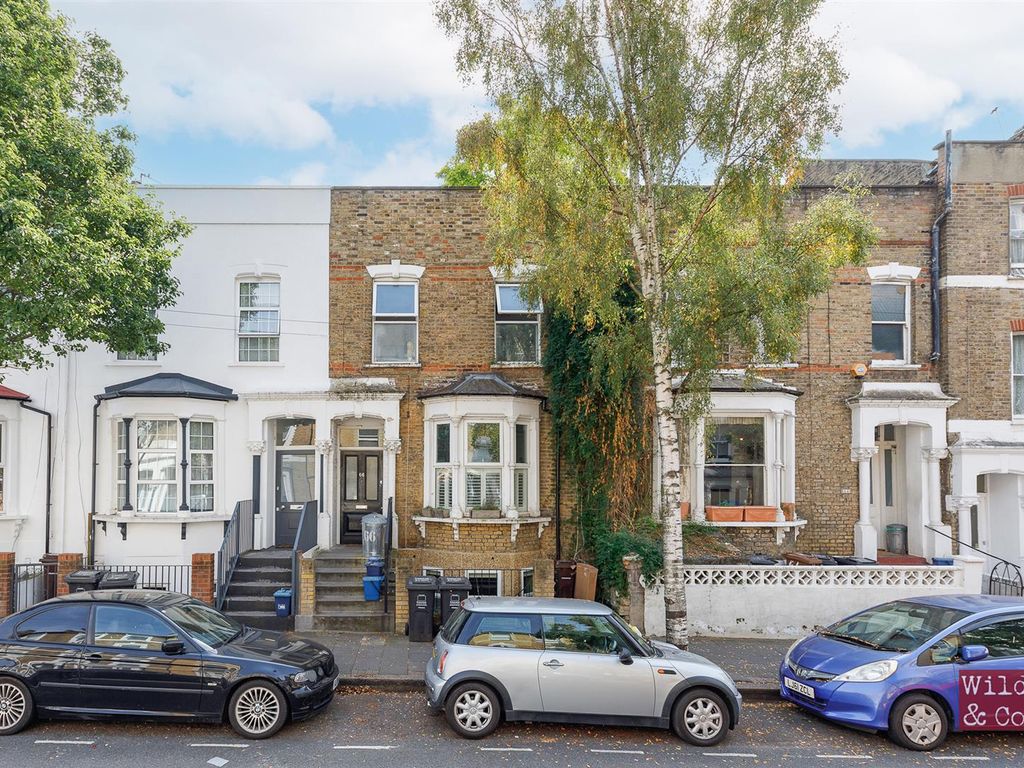 2 bed flat for sale in Reighton Road, London E5, £520,000