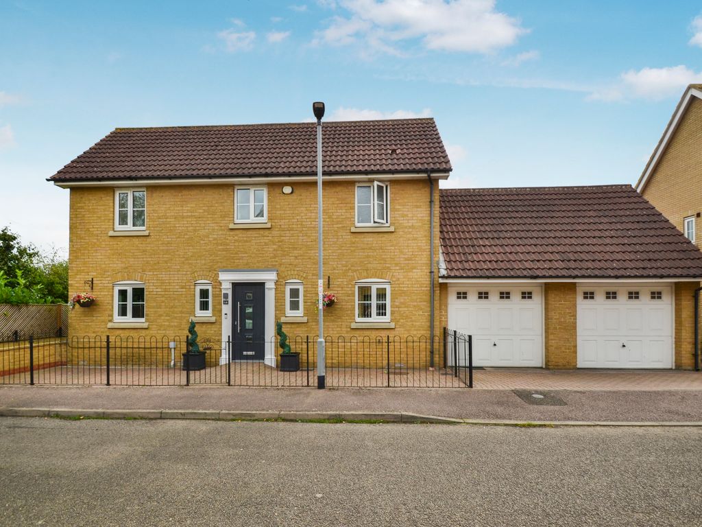 4 bed detached house for sale in Parker Close, Eynesbury, St. Neots PE19, £500,000