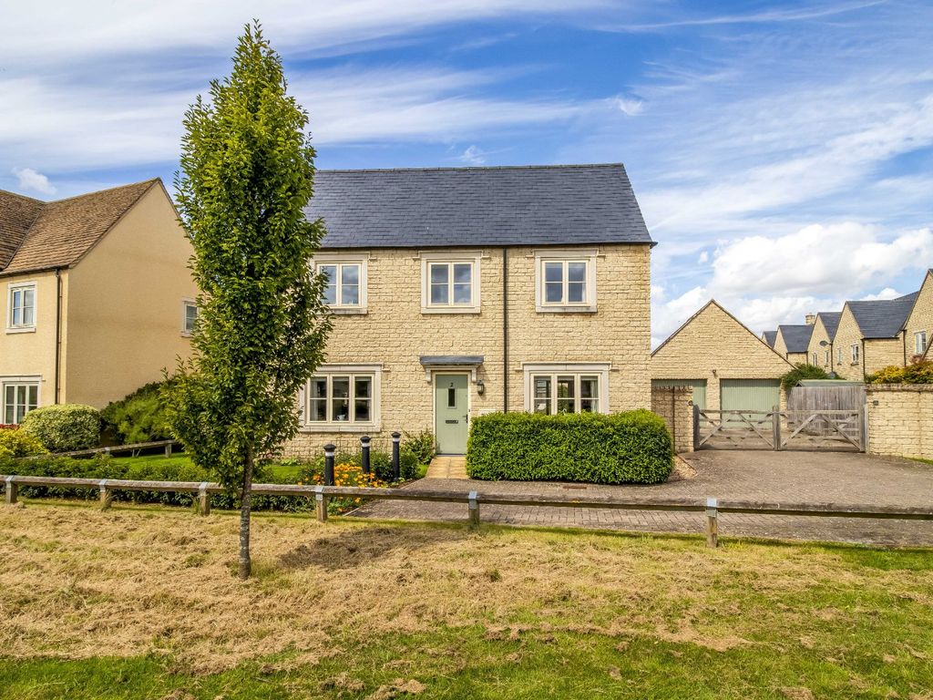4 bed detached house for sale in Milking Path Way, Fairford, Gloucestershire GL7, £625,000